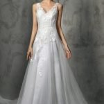 Robe De Mariée Col V En Tulle Et Brodée