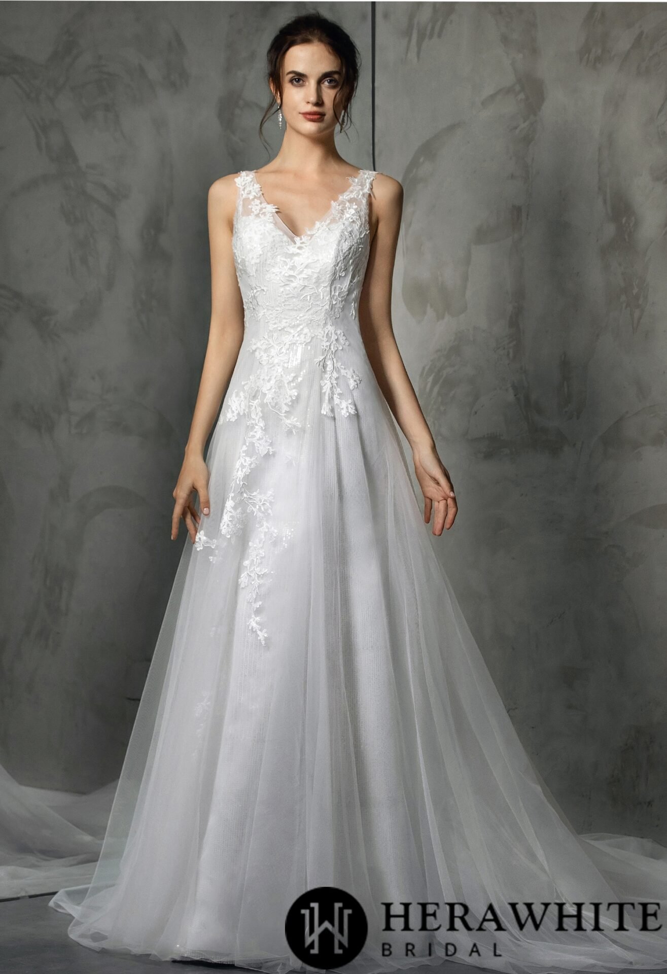 Robe De Mariée Col V En Tulle Et Brodée