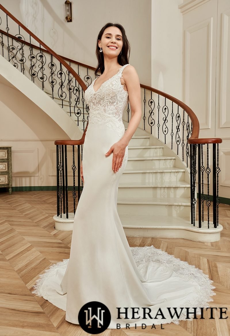 Robe De Mariée Fourreau Traîne En Dentelle – Image 3