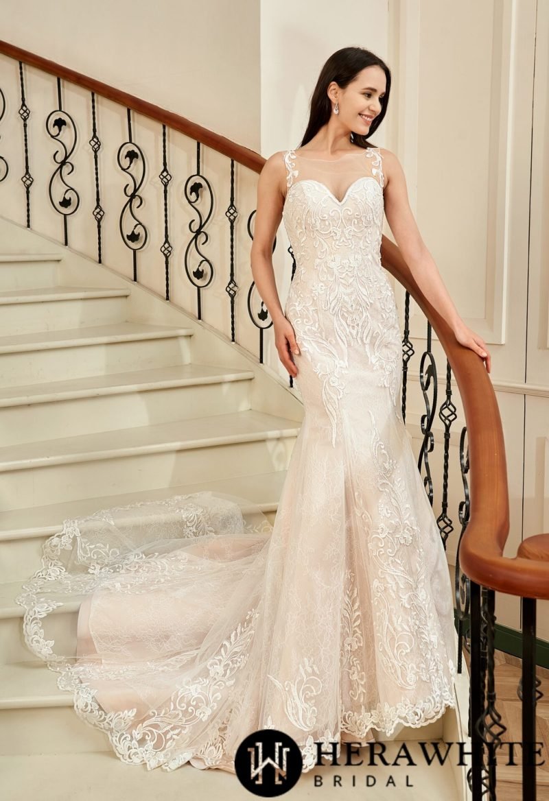 Robe De Mariée Bustier Et Traîne Dentelle – Image 3