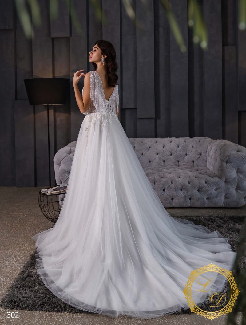 Robe De Mariée Originale A Frange Perlée – Image 3