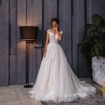 Robe De Mariée Dentelle Florale Col Illusion