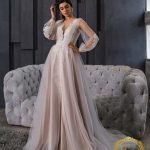 Robe De Mariée En Satin Nude Avec Dentelle Florale