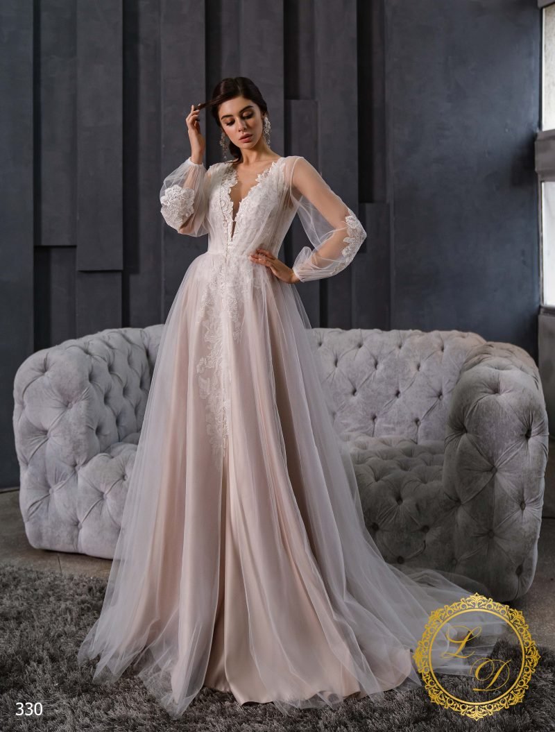 Robe De Mariée En Satin Nude Avec Dentelle Florale