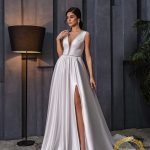 Robe De Mariée Fendue Avec Col V En Satin