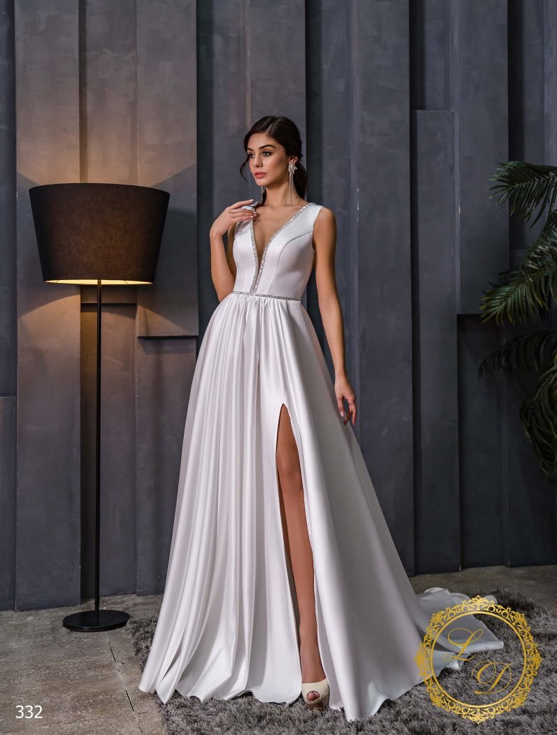Robe De Mariée Fendue Avec Col V En Satin