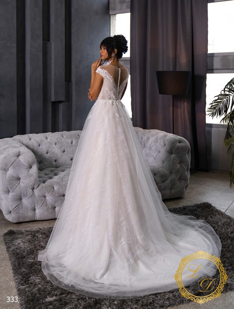 Robe De Mariée Drapée Croisée Et Brodée – Image 3