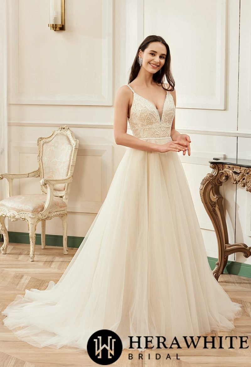 Elégante Robe de Mariée Simple – Image 4