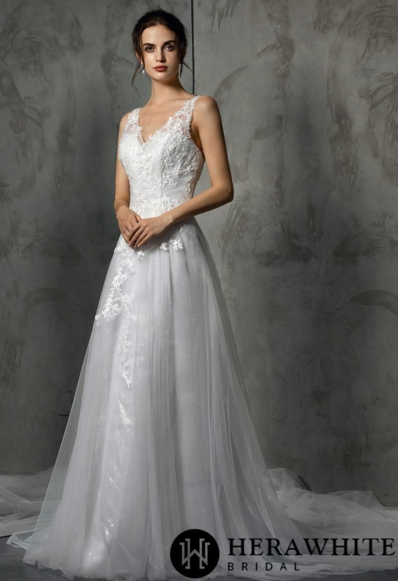 Robe De Mariée Col V En Tulle Et Brodée – Image 2