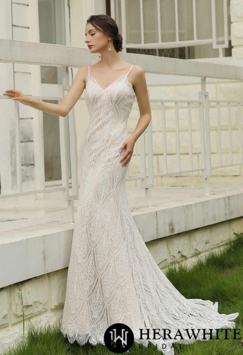 Robe De Mariée Fourreau En Dentelle – Image 2