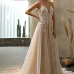 Robe De Mariée En Dentelle Graphique Et Scintillante