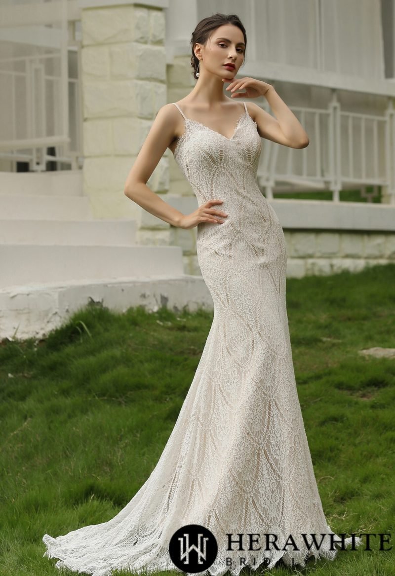 Robe De Mariée Fourreau En Dentelle