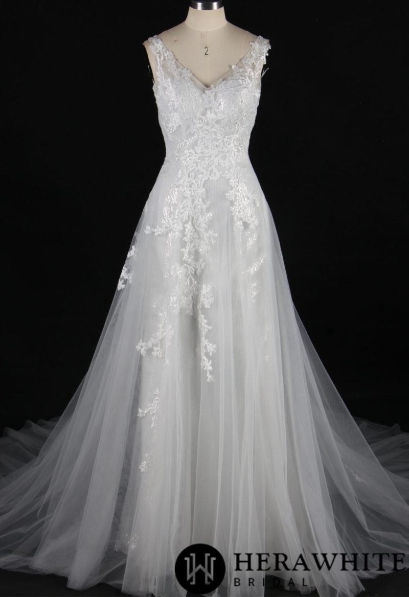 Robe De Mariée Col V En Tulle Et Brodée – Image 4