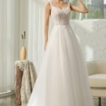 Robe De Mariée Fines Bretelles Et Dentelle Florale