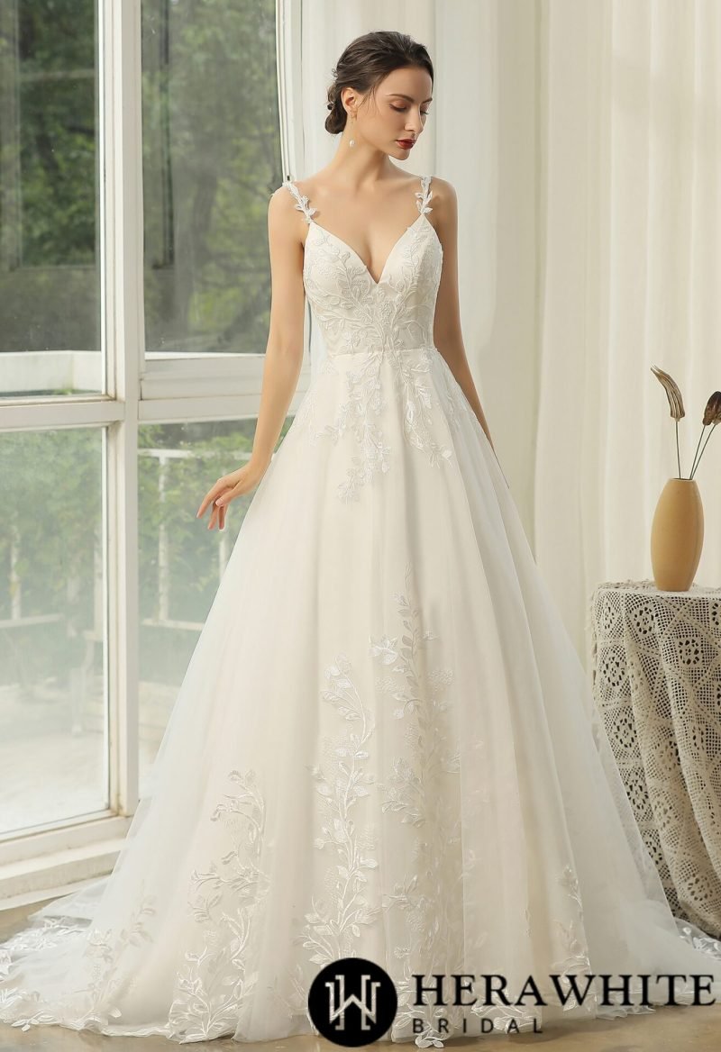 Robe de Mariée Avec Fleurs Brodées – Image 2