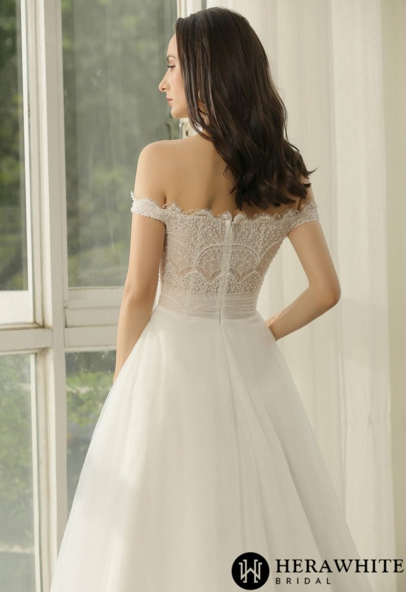 Robe de Mariée Simple En Dentelle – Image 6