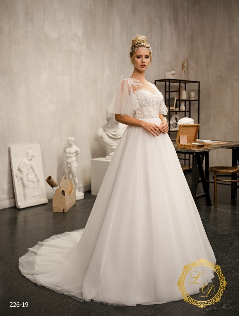Robe De Mariée Manches Courtes En Tulle