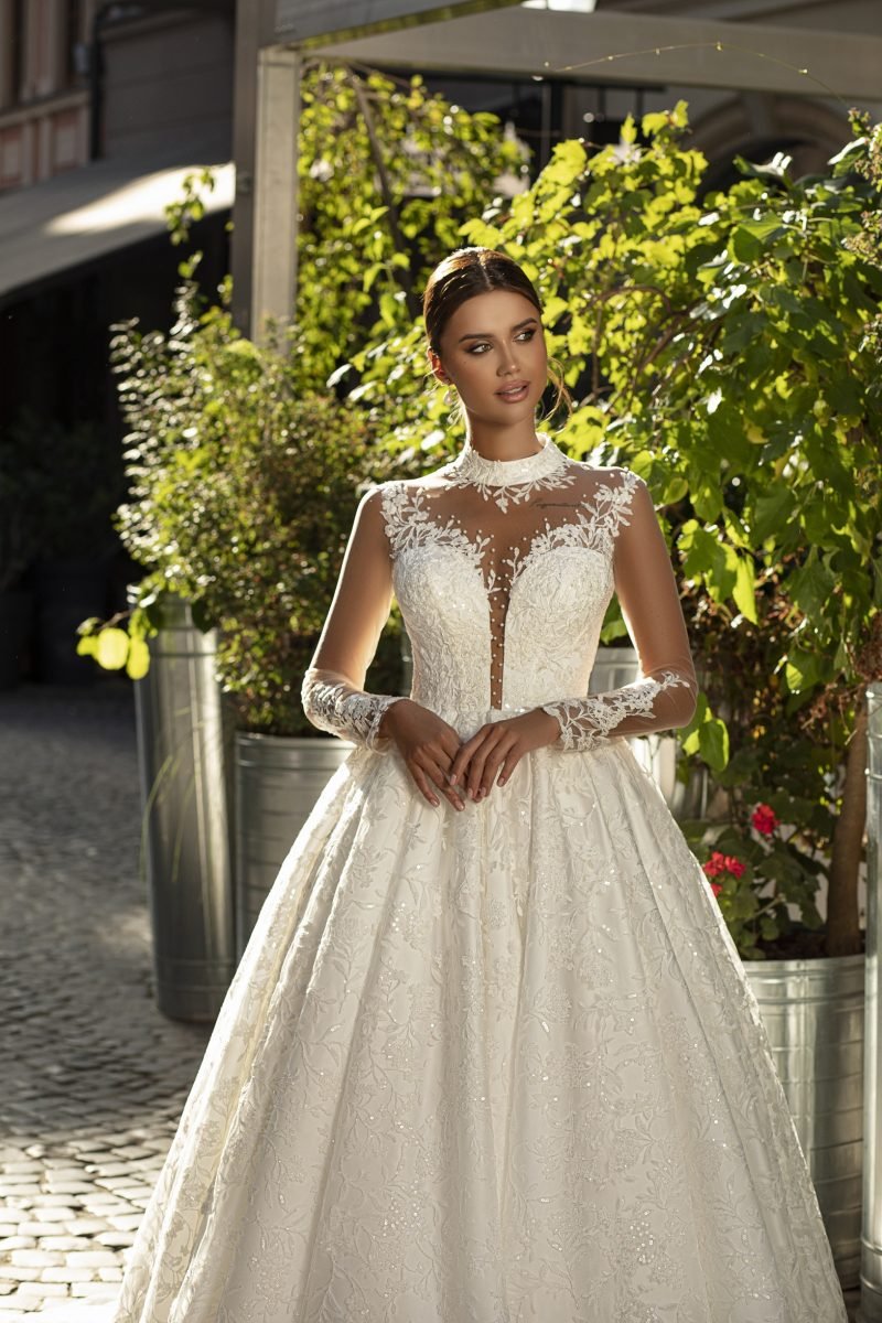 Robe De Mariée A Col Montant