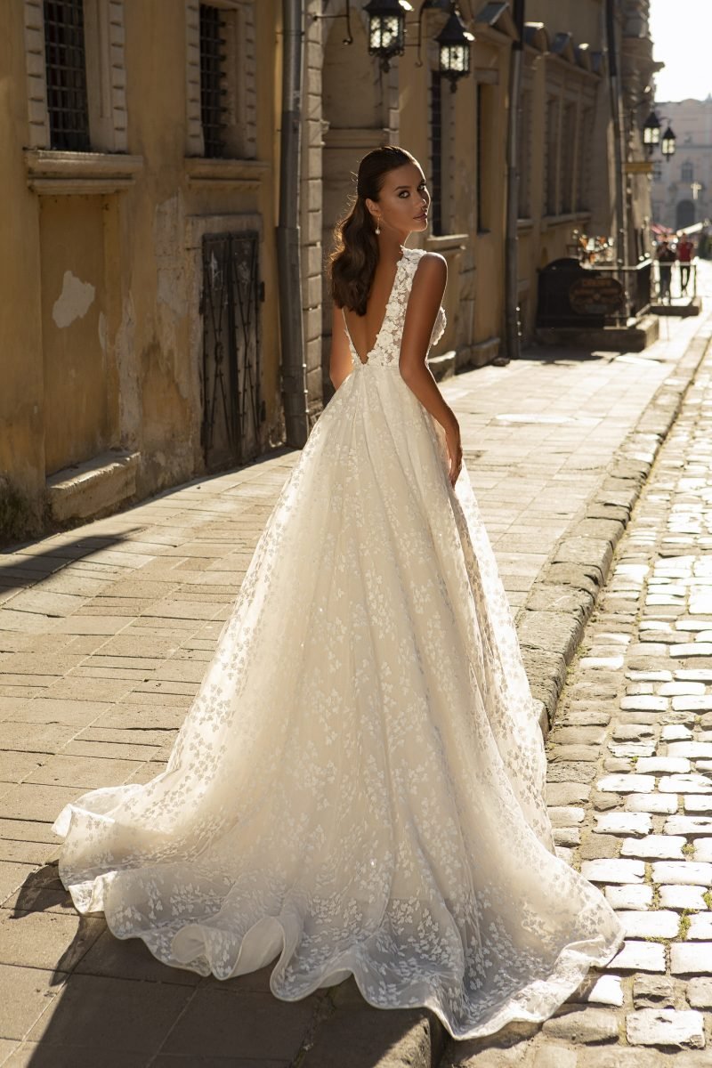 Robe De Mariée Fluide Gros Motifs Floraux