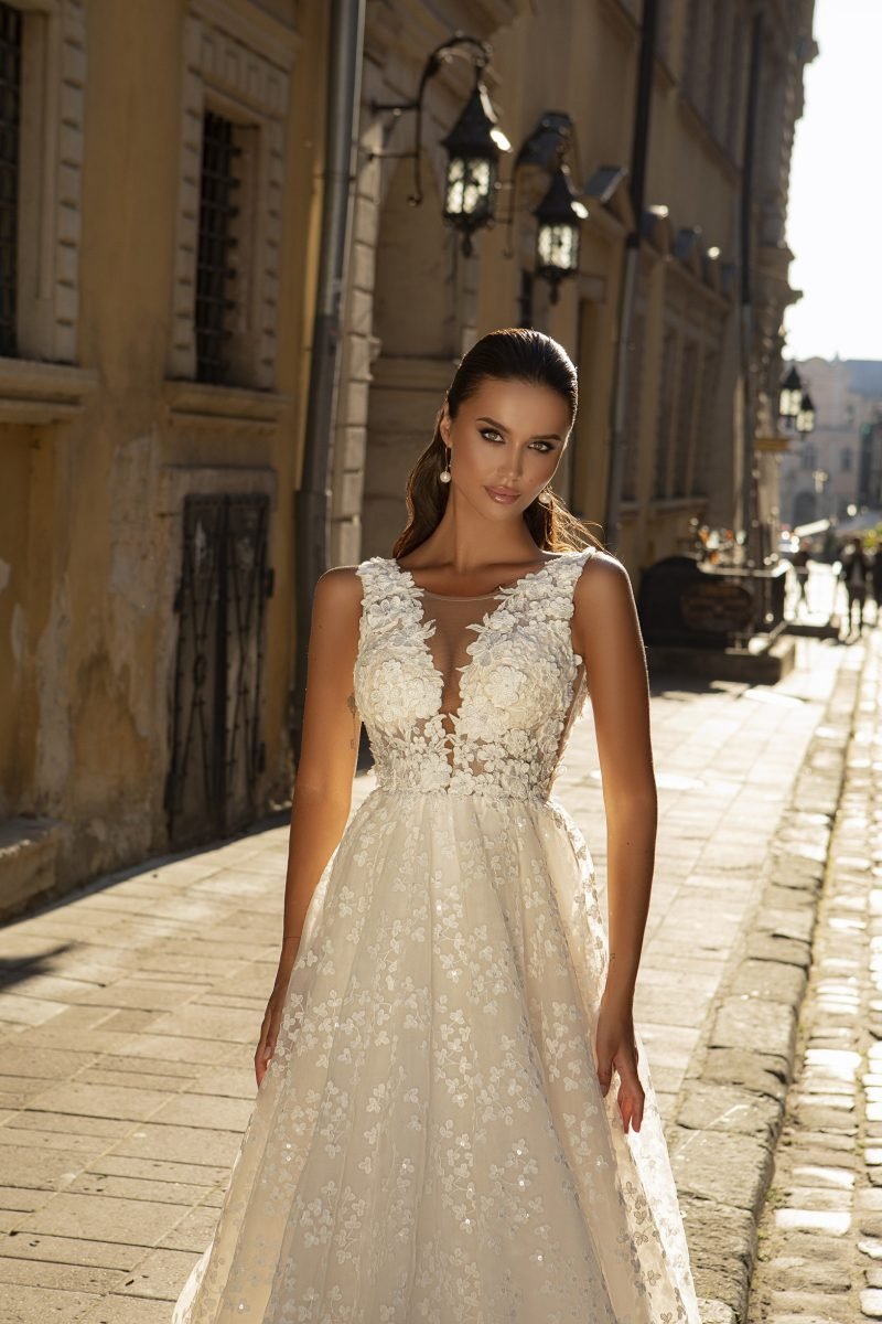Robe De Mariée Fluide Gros Motifs Floraux