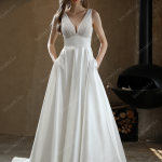 Robe De Mariée Princesse Col V Et Dos Nu