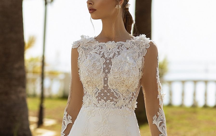 Robe De Mariee Romantique Blanche zoom 2 | Robes de Mariée | Comtesse Mariage