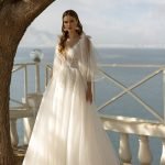 Robe De Mariée Col V Plongeant Epaulettes Originales