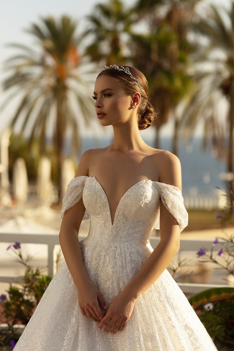 Robe De Mariée Princesse Col V Blanche – Image 3