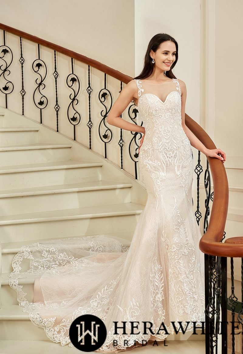 Robe De Mariée Bustier Et Traîne Dentelle – Image 4