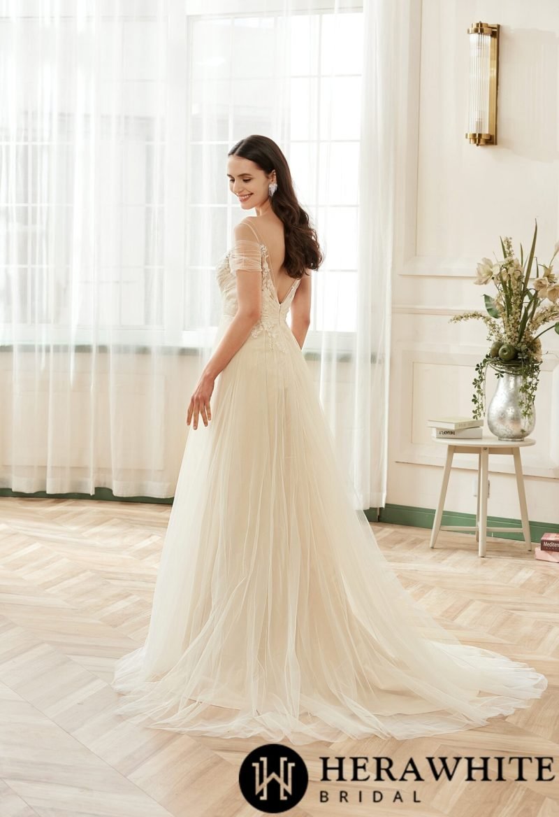 Robe De Mariée Plissée Et Romantique – Image 5
