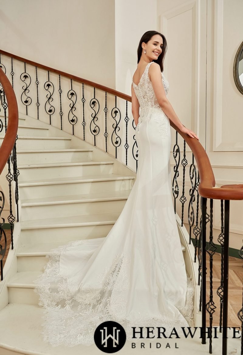 Robe De Mariée Fourreau Traîne En Dentelle – Image 5