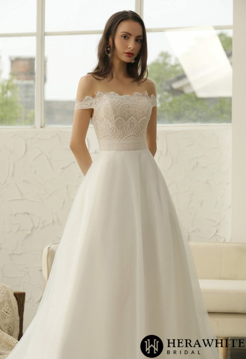 Robe de Mariée Simple En Dentelle – Image 3