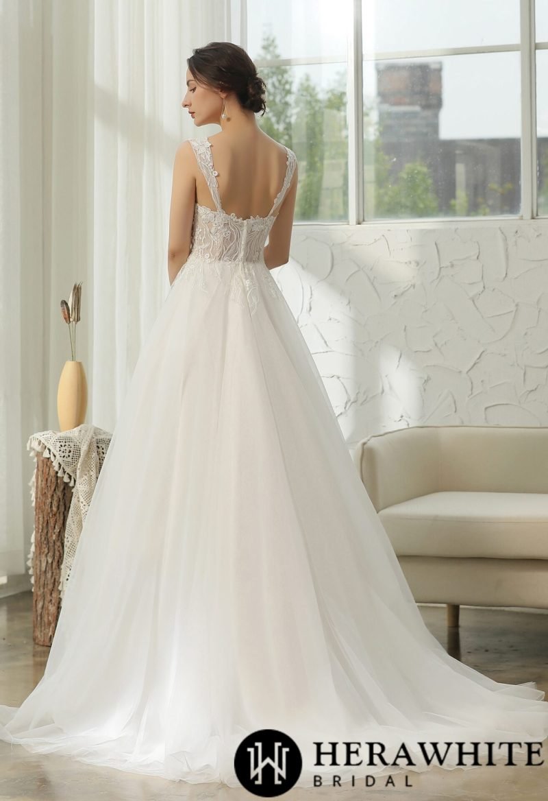 Robe De Mariée Fines Bretelles Et Dentelle Florale – Image 6
