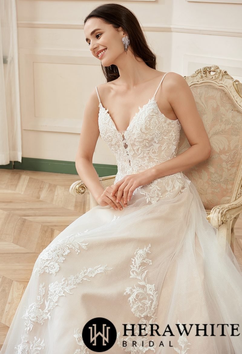 Robe De Mariée Col V Florale – Image 4