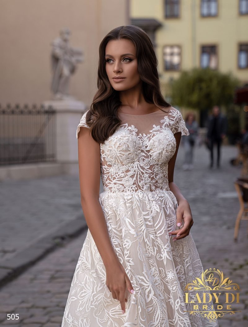 Robe De Mariée A Dentelle Florale Elégante Avec Perles – Image 2