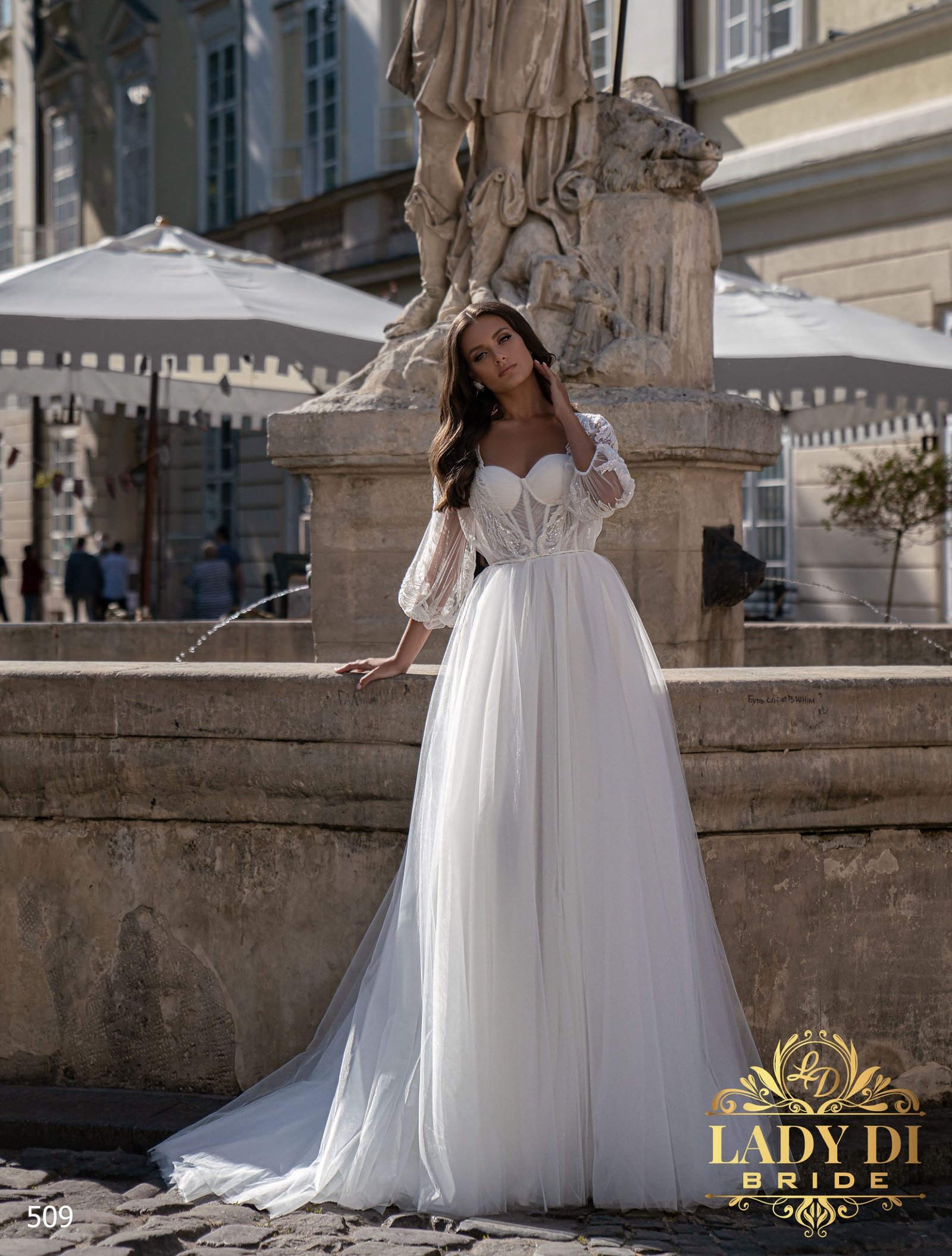 Robe De Mariée Bustier Plissé Avec Haut En Tulle