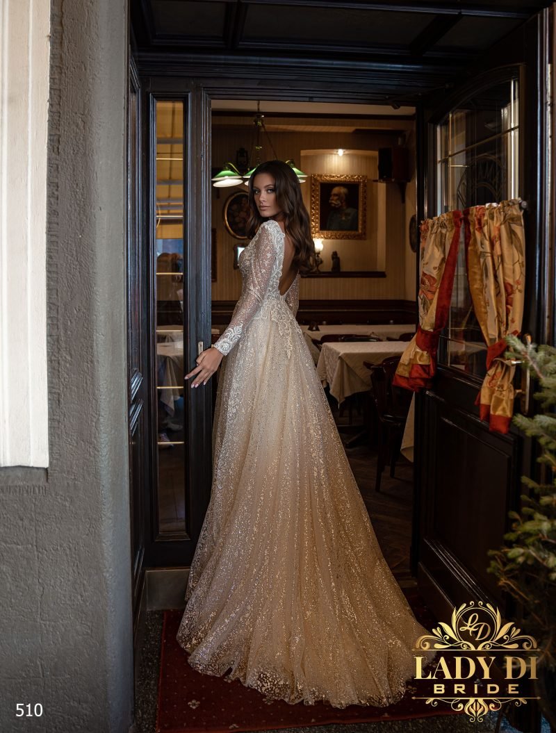 Robe De Mariée Brodée et Etincelante – Image 3