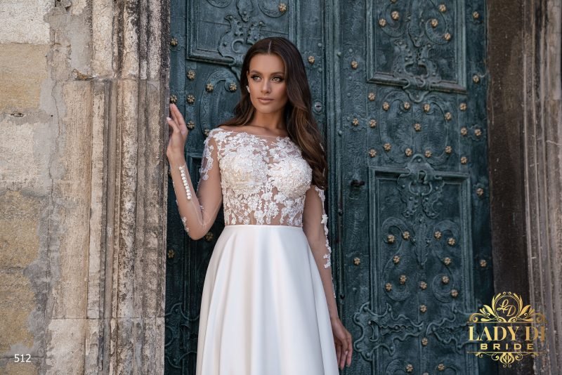 Robe De Mariée Fluide Haut Illusion à Dentelle Florale et Perlé – Image 2